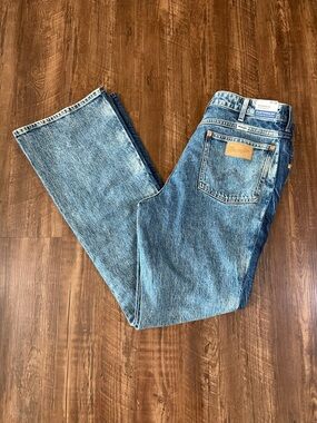Wrangler Women’s Two Toned Bootcut Jeans - New! 31/33